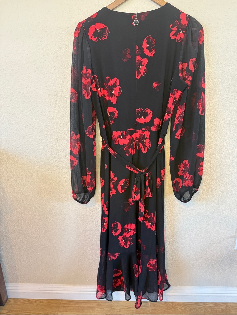Tommy Hilfiger - Chiffon Black and Red Floral Print Midi Montreux Dress, Size 10 - Picture 15 of 16